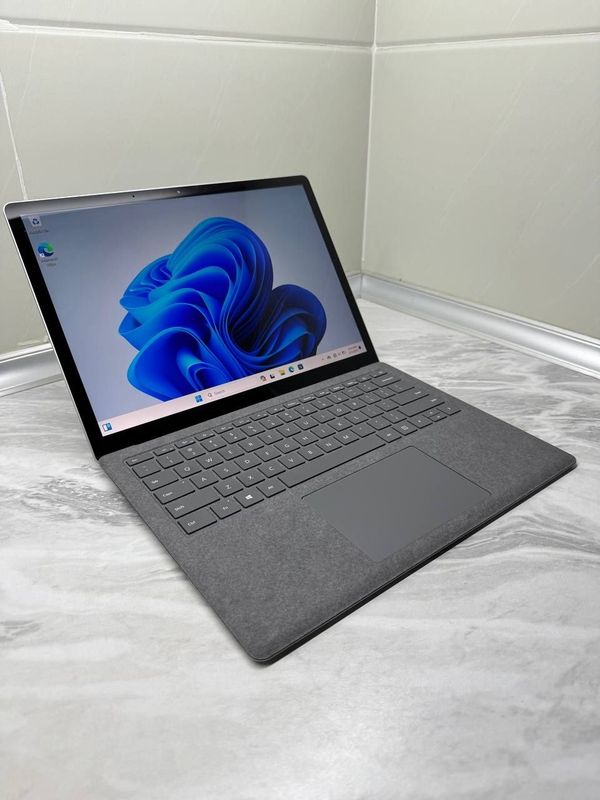 Microsoft Surface Laptop 3 Alcantara 13.3 2K i7 1065G7 16Gb/256GB