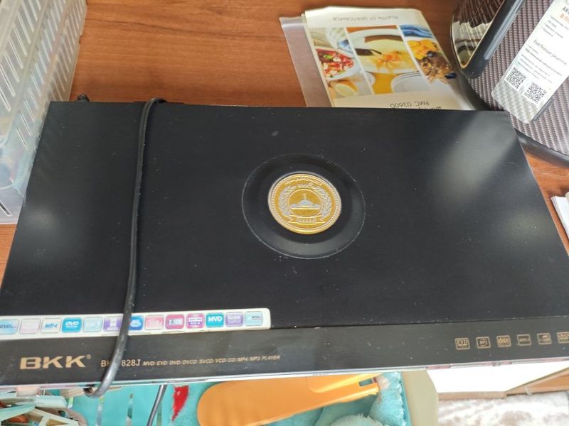 Video CD player(дископриемник)+ набор фильмов и мультфильмов