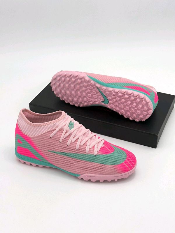 Nike sorokonojka