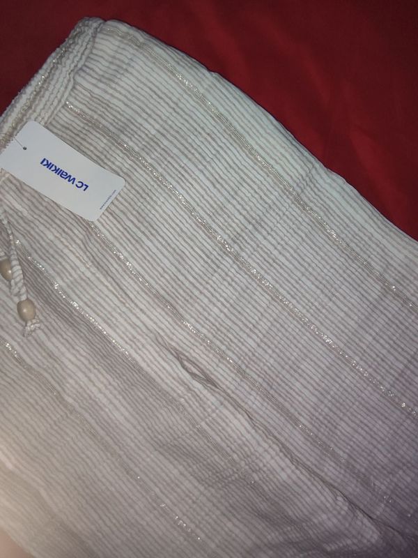 LC WAIKIKI 38 razmer yengi  15$