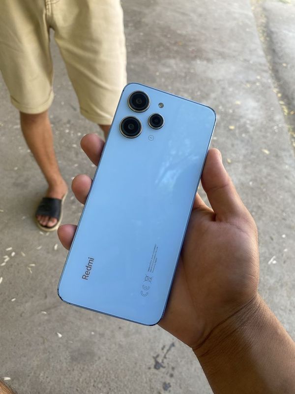 Redmi 12 sotiladi Redmi 12 sotiladi