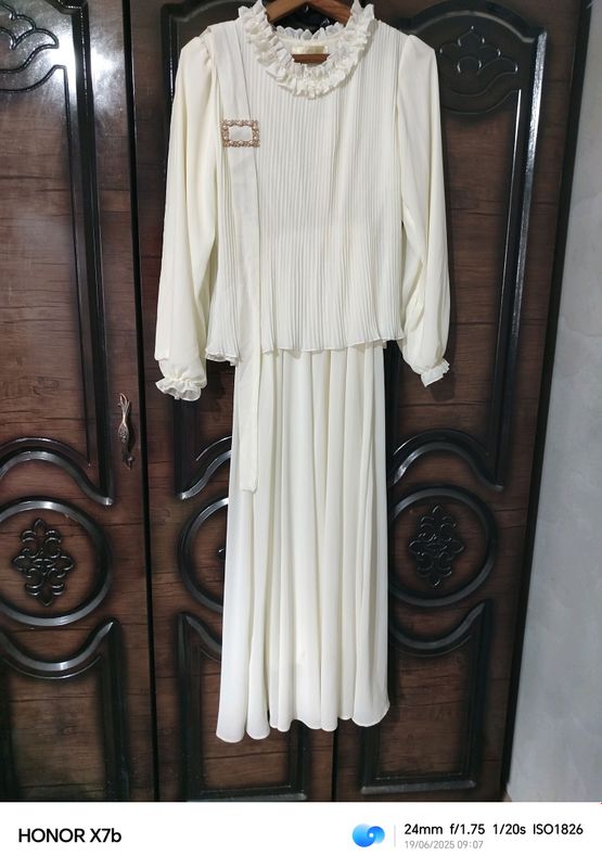 Nafis bo'lgan ko'ylag sotiladi