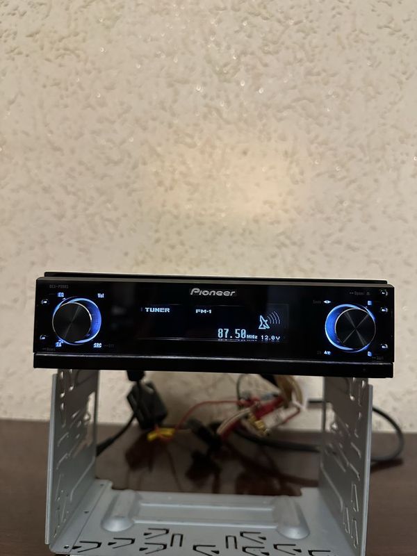 Pioneer DEX-P99RS magnitafon sotiladi. Pioneer DEX-P99RS magnitafon sotiladi.