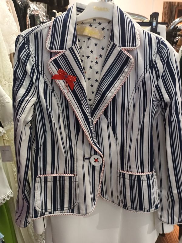Продам костюм на девушку Продам костюм на девушку