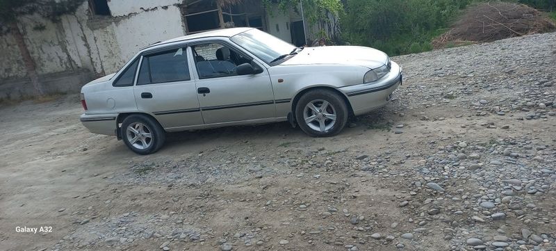 Неха 1 сотилади срошна Неха 1 сотилади срошна