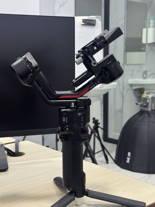 Ronin DJI RS-4 combo Ronin DJI RS-4 combo