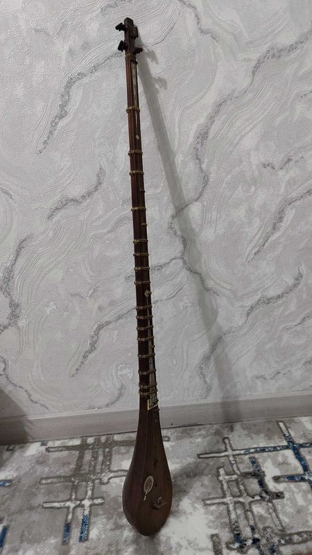 Tanbur sotiladi holati zor Tanbur sotiladi holati zor