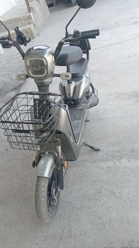 Skuter sotiladi yangi