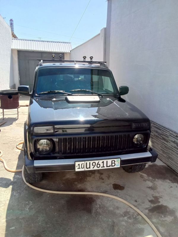 Niva sotiladi srocno Niva sotiladi srocno