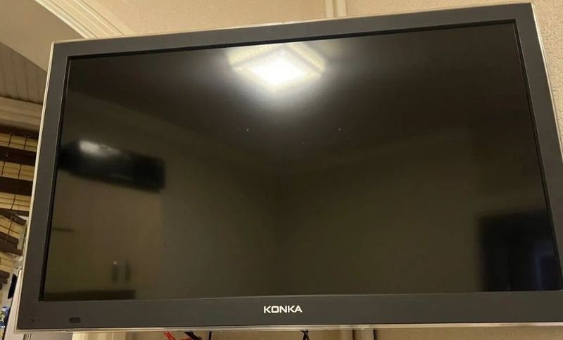 Televizor sotiladi
