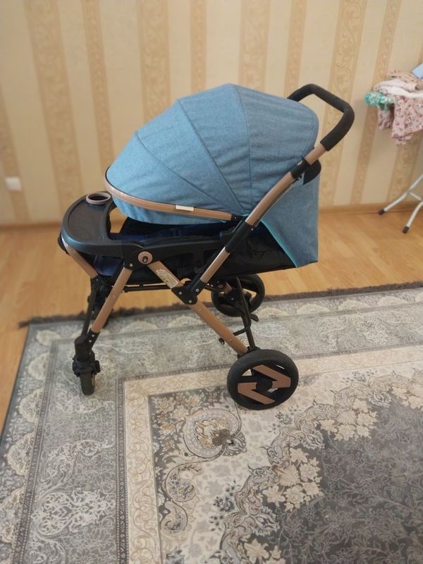 Продаю детскую коляску