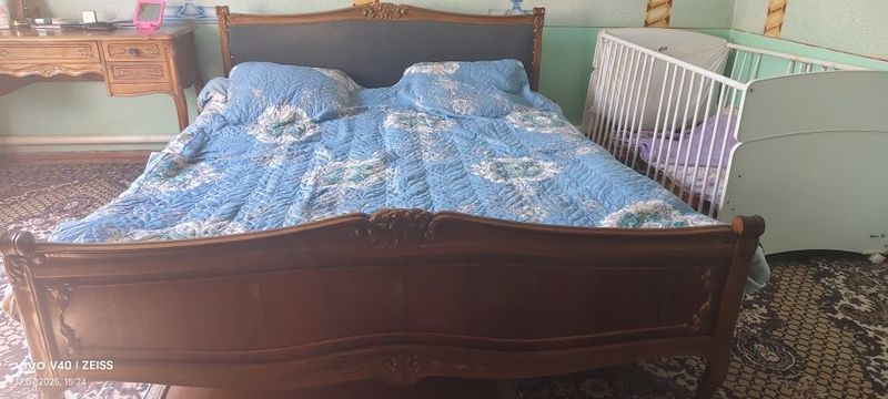 Spalniy garnitur sotiladi