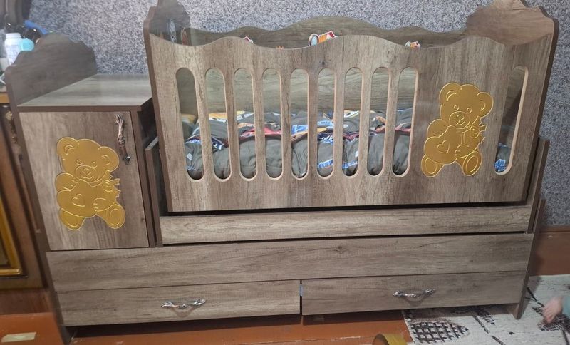 Bolalar krovati 2etajlik Bolalar krovati 2etajlik