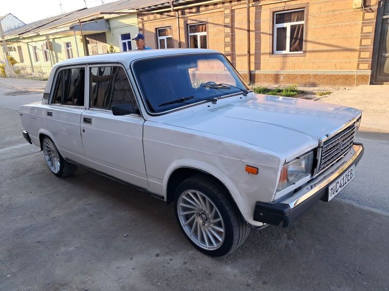 Ваз 2107 сотилади