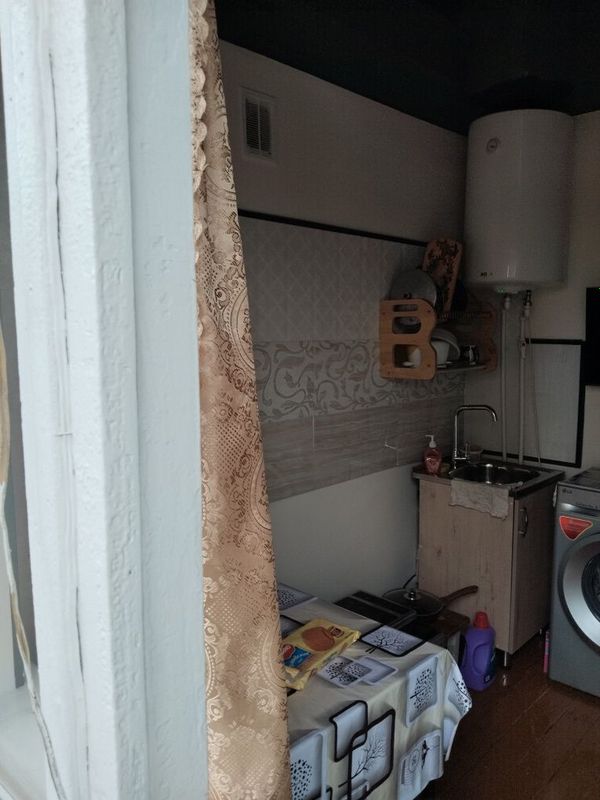 Продам 1 ком квартиру. Ангрен. ( Дукент квартал 11)