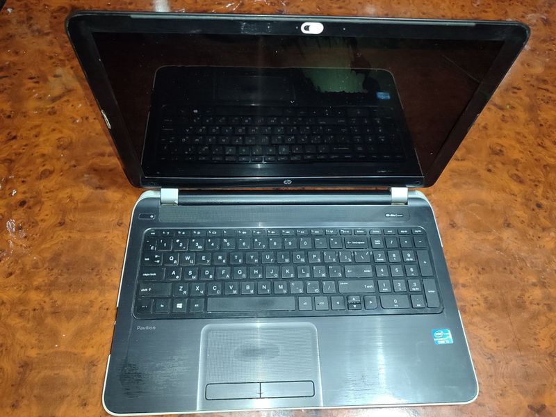 Hp Pavilion 15 core i3 .Bir yuz ellik mingga