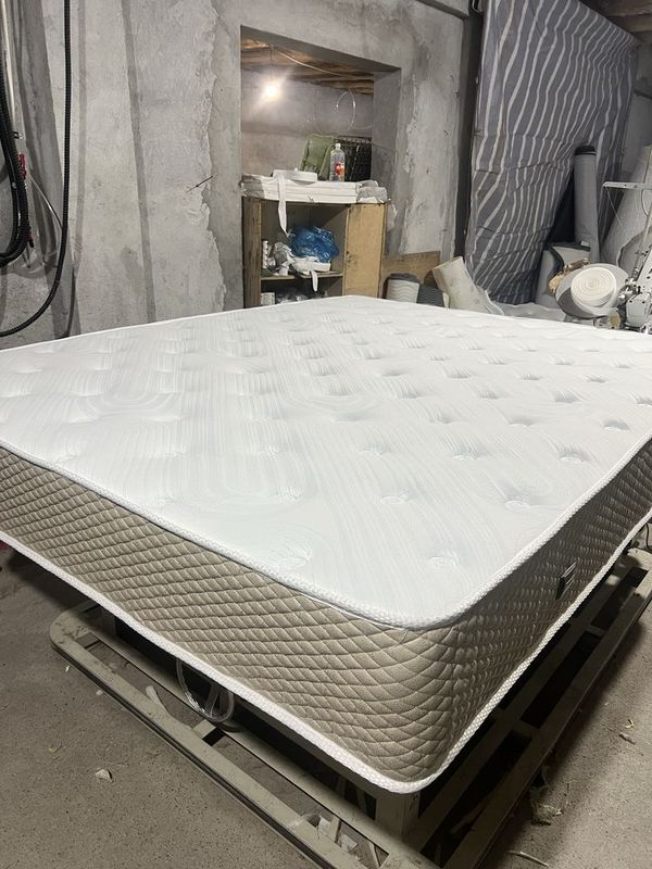 Matras 250 000 somdan kvadirat metri 2 kishilik Matras 250 000 somdan kvadirat metri 2 kishilik