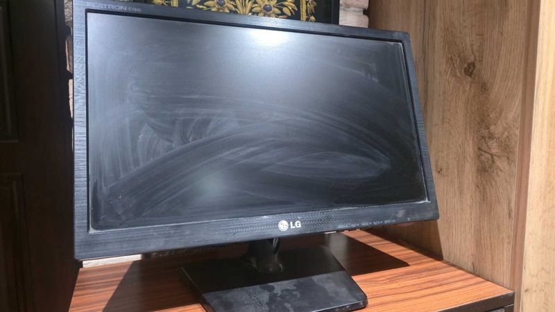 Продаю монитор lg