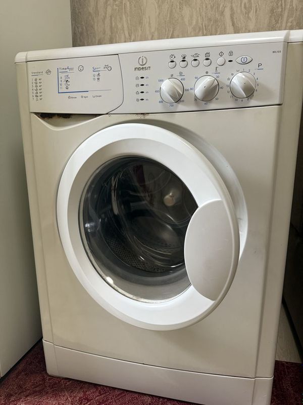 Продается стиральная машина Indesit на запчасти Продается стиральная машина Indesit на запчасти