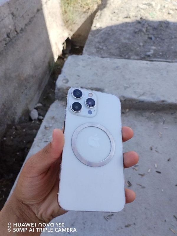 Iphone xr : 13 pro korpusda Iphone xr : 13 pro korpusda