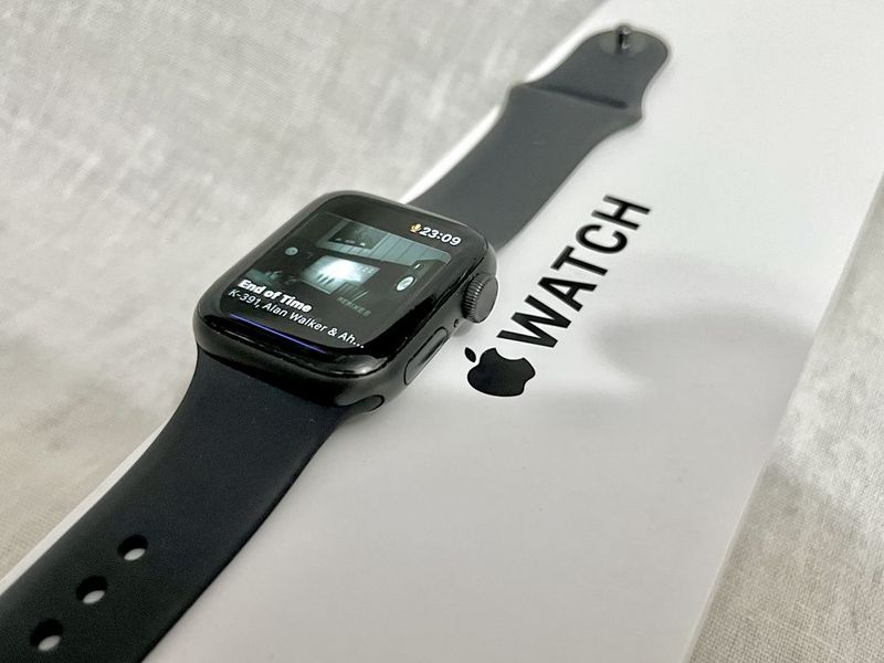 Iwatch SE 40 mm оригинал.