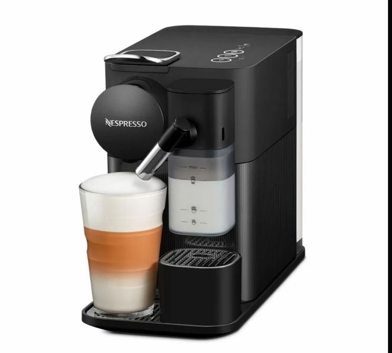 Капсульная кофемашина Nespresso Lattissima One