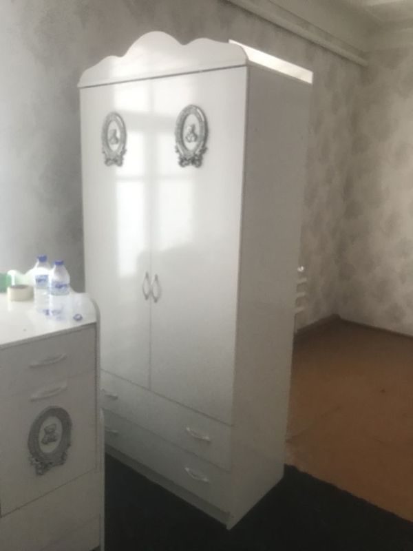 Detskiy krovat va shkaf srochna sotiladi Detskiy krovat va shkaf srochna sotiladi
