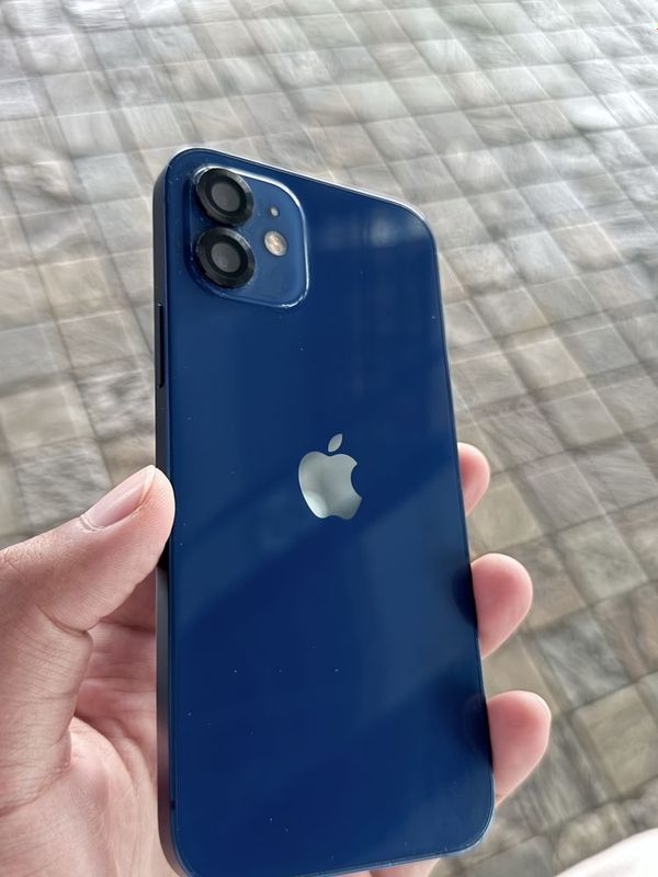 iPhone 12 64GB iPhone 12 64GB