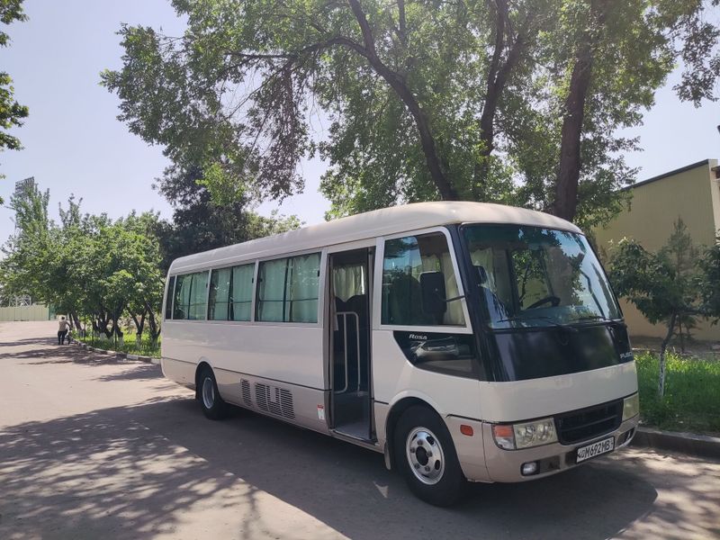 Avtobus sotiladi Mitsubishi Avtobus sotiladi Mitsubishi