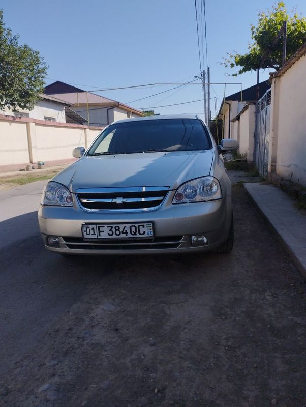 Продаю срочно ласетти 1.8 автомат Продаю срочно ласетти 1.8 автомат