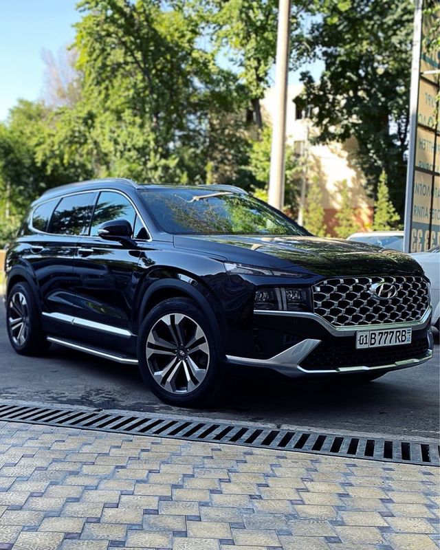 Hyundai Santa Fe full option 7 sets 2022 года Hyundai Santa Fe full option 7 sets 2022 года