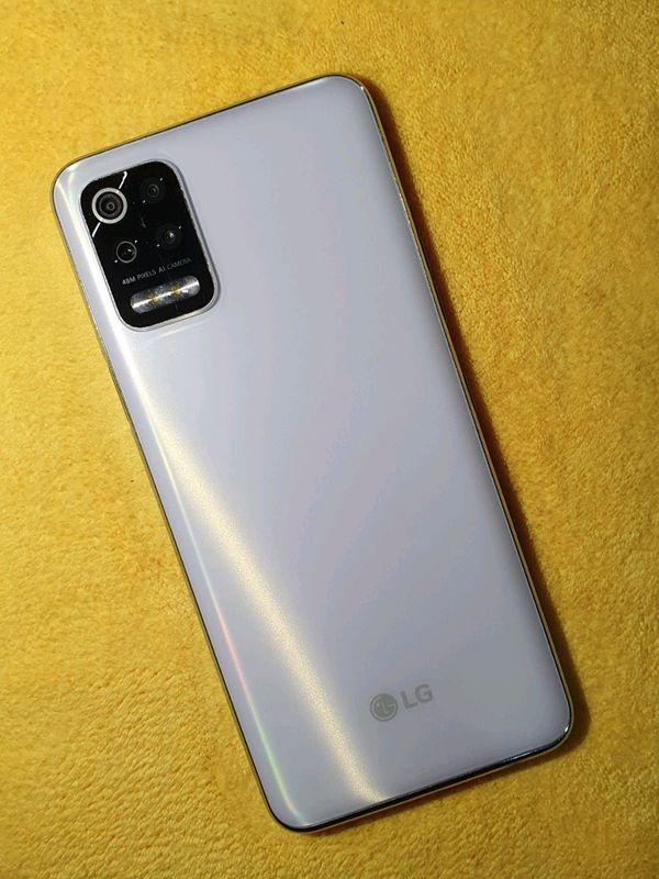 telefon sotaman 500ming xotira 64ta rangi qizil telefon sotaman 500ming xotira 64ta rangi qizil