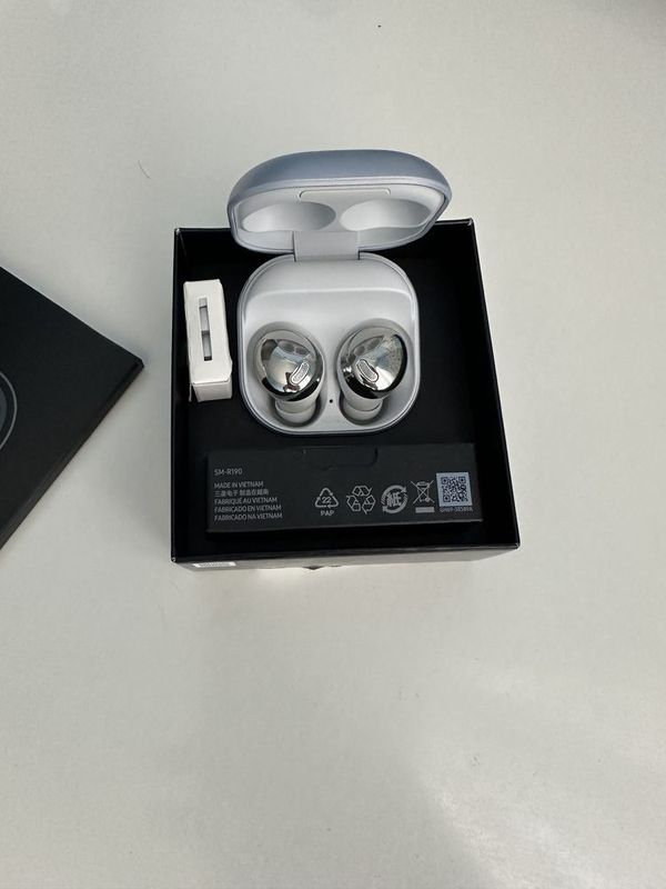 Galaxy Buds Pro Оригинальный (не работает один наушник) Galaxy Buds Pro Оригинальный (не работает один наушник)