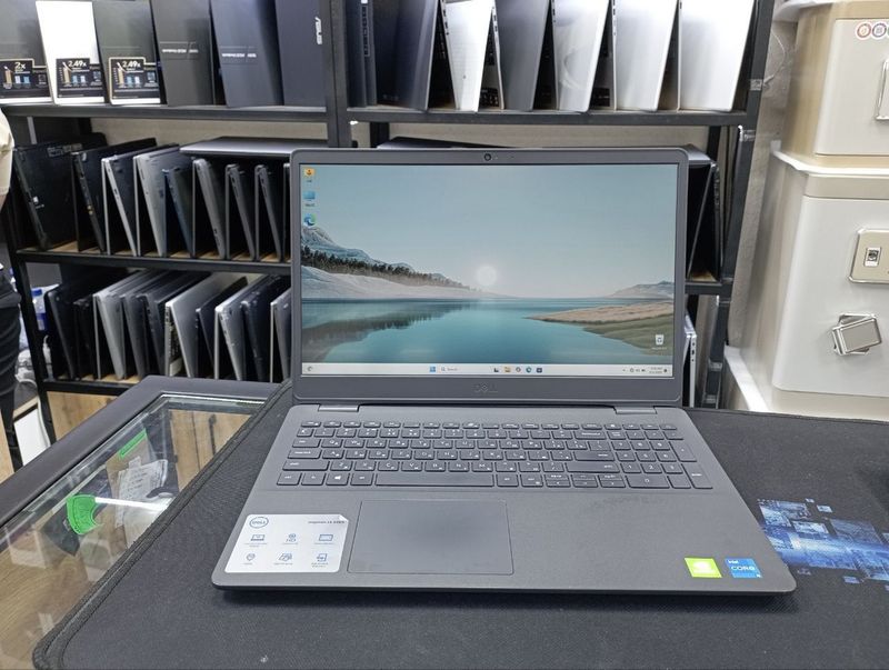 Dell i5-11 8/512 nvida mx330 Dell i5-11 8/512 nvida mx330