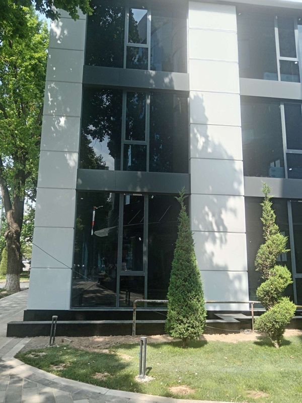 Отдельно стоящее здание. Ц-6 Площадь: 1000 м² 3 сот. 3 этажа. Отдельно стоящее здание. Ц-6 Площадь: 1000 м² 3 сот. 3 этажа.