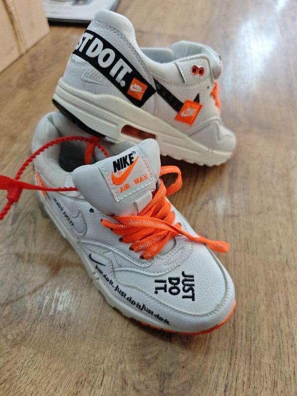 Продаются кроссовки Nike Продаются кроссовки Nike