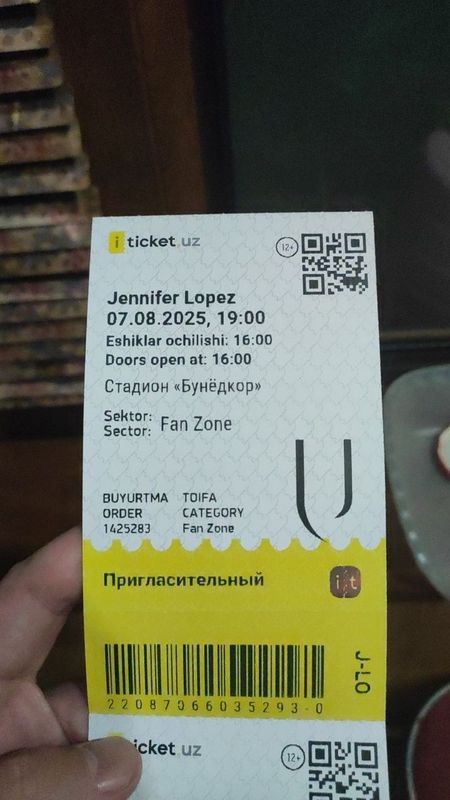 Билеты на концерт Дженифер Лопес 2 билета на фан. Места свои. Продаю. Билеты на концерт Дженифер Лопес 2 билета на фан. Места свои. Продаю.