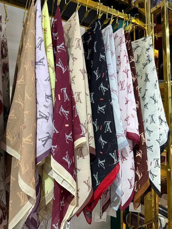 Louis Vuitton yangilik mayin shifon Romol Louis Vuitton yangilik mayin shifon Romol