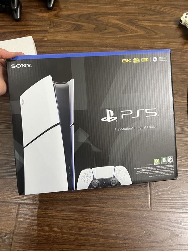 Ps 5 slim Digitil Yengi 1 tb + top eng xit oyinlari bila.