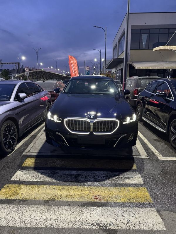 Bmw İ5 35L 2024-Yil Korichneviy Salon 3-4soatda nomilaga chiqazamiz Bmw İ5 35L 2024-Yil Korichneviy Salon 3-4soatda nomilaga chiqazamiz