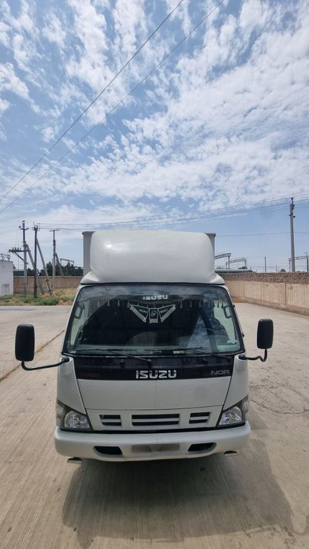 Isuzi NQR 71 PL 5t 2022yil Isuzi NQR 71 PL 5t 2022yil