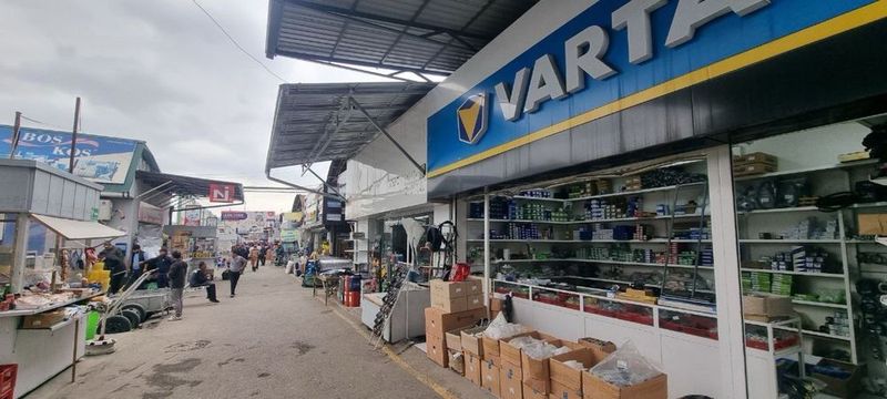 Мошина бозор 19м2 торцевой дукон сотилади ойига 1700$ даромад Мошина бозор 19м2 торцевой дукон сотилади ойига 1700$ даромад