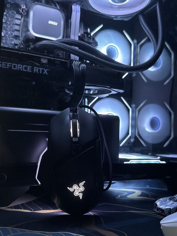 Игровая мышь Razer Basilisk V3 без единой царапины Игровая мышь Razer Basilisk V3 без единой царапины