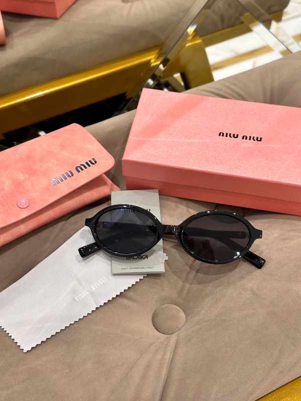 Очки Miu Miu Очки Miu Miu