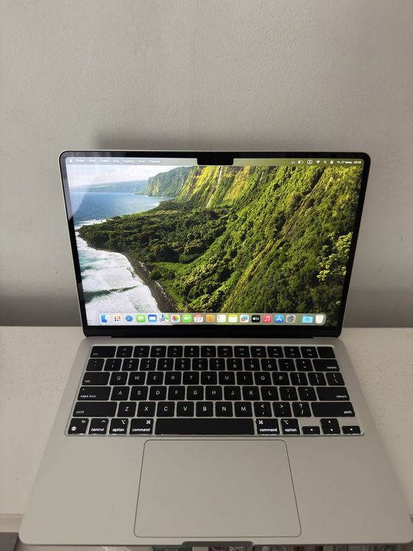 Macbook Air M2/8/256/100%/ideal