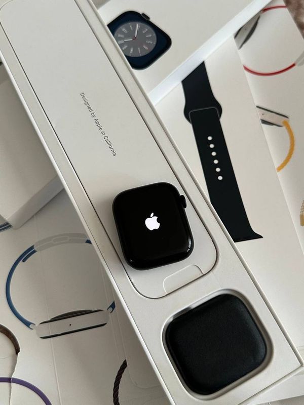 iWatch 8 45mm midnight iWatch 8 45mm midnight