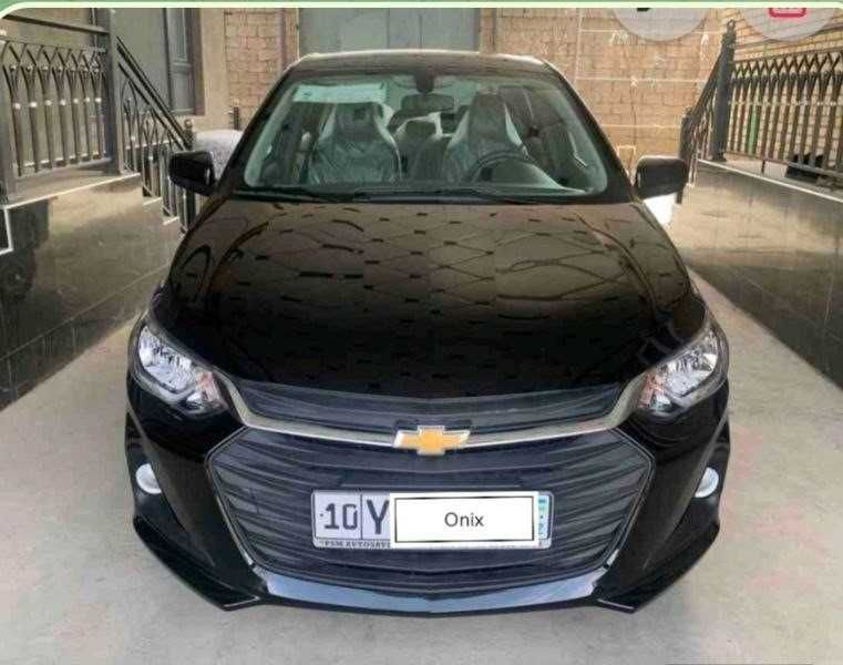 Продаю свой автомобиль CHEVROLRET ONIX