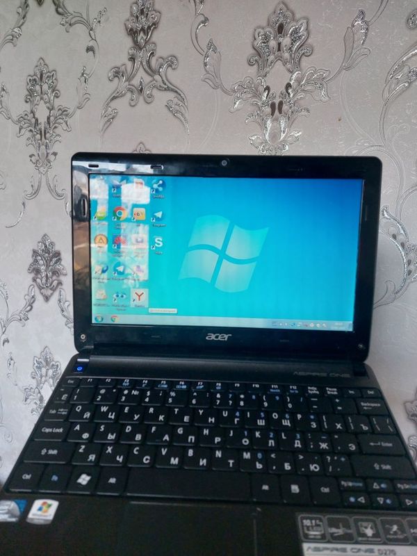 Нетбук Acer aspire one