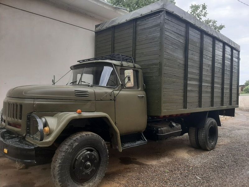 Zil 131 dilnamer sotiladi 1977 yil holati alo Narhi 9500$ kami bor