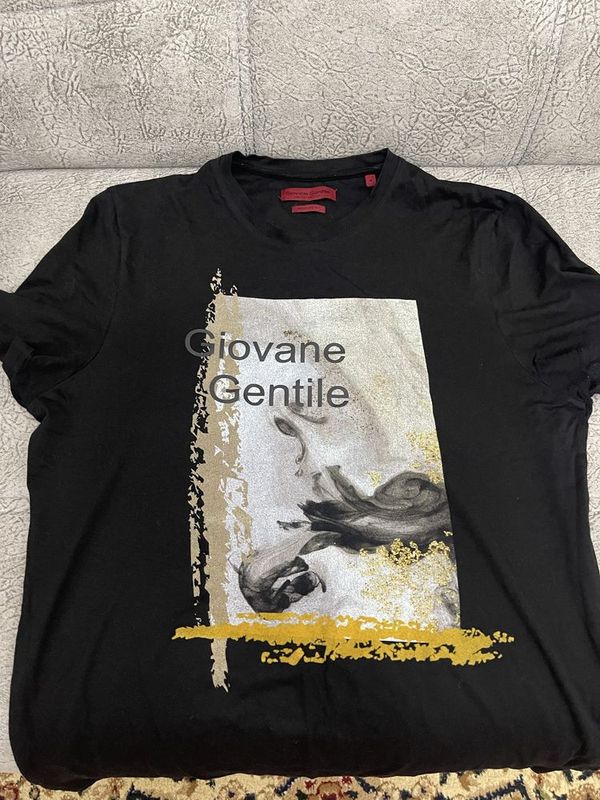 Продам футболку Giovane Gentile Продам футболку Giovane Gentile